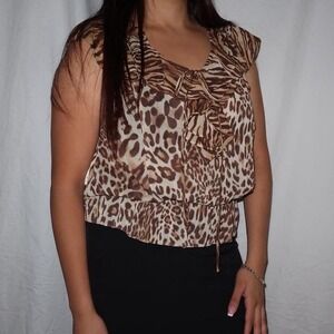 Jones NY leopard Print Blouse with ruffle detail ✨